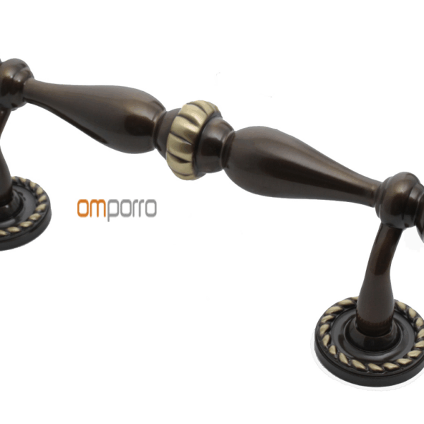 MANIGLIONE COLONIALE 706 CURVO INTERASSE 211 prodotto da OMP PORRO